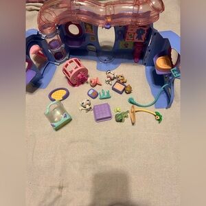 Littlest Pet Shop Pet lovin playhouse 2004